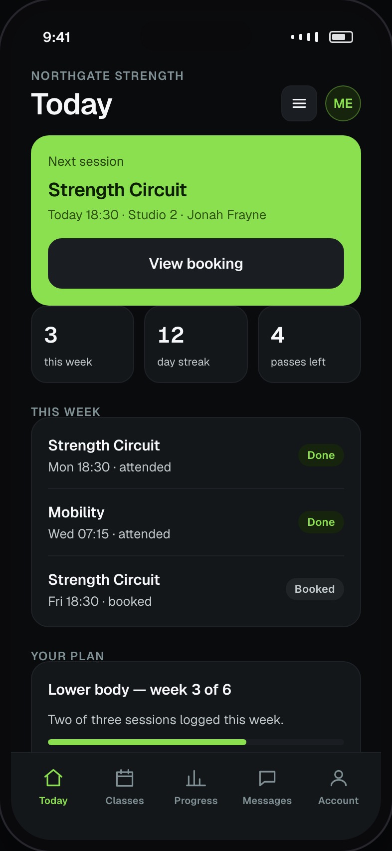 Gym app member home showing the next class, weekly sessions, day streak and remaining class passes
